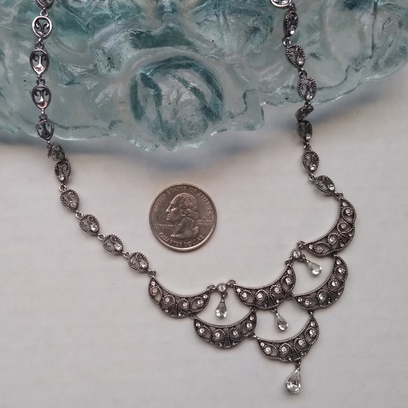 unknown Jewelry - Vtg 20s Style 14 -16" Scalloped Tear Drop Necklace